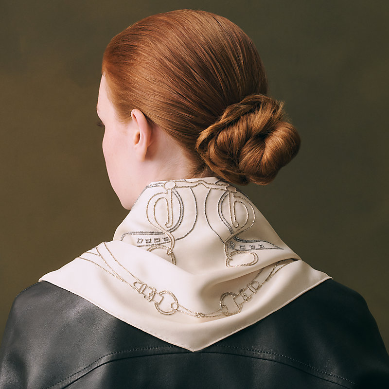 Exceptional embroidered double-faced losange | Hermès USA